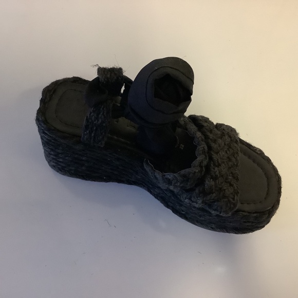 WEDGE - Picture 8 of 13